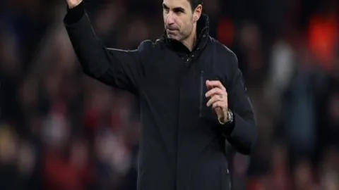 “若湖人忽视浓眉致敬，次日我恐感惊愕，此举难避失礼之嫌。”