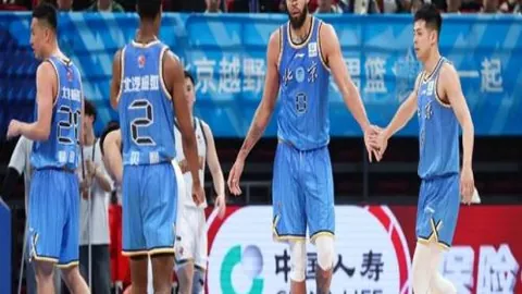 切尔西迎战亚特兰大火花碰撞：吉滕斯与若昂-佩德罗领军冲锋，内托坐镇后防鼓声催战！